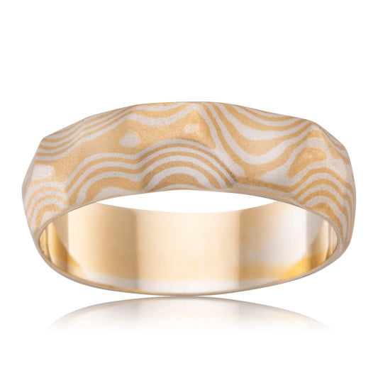 TEXTURED MOKUME GANE WEDDING RING IN PATTERNED GOLD (6MM)